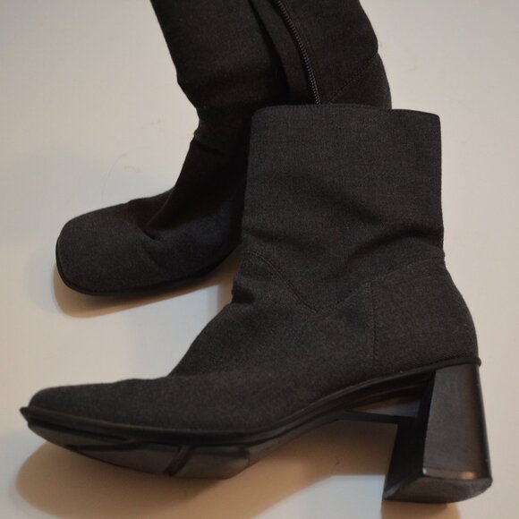 VILLAGER TsannShengCorporation Dark Gray Wool Block Heels 2.5' Zip Side Women 6M - Picture 1 of 10